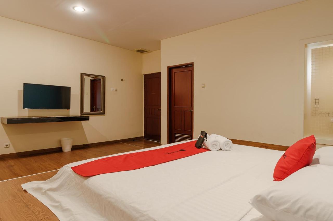 Reddoorz Plus Near Dunia Fantasi Ancol Hotel Jakarta Exterior photo